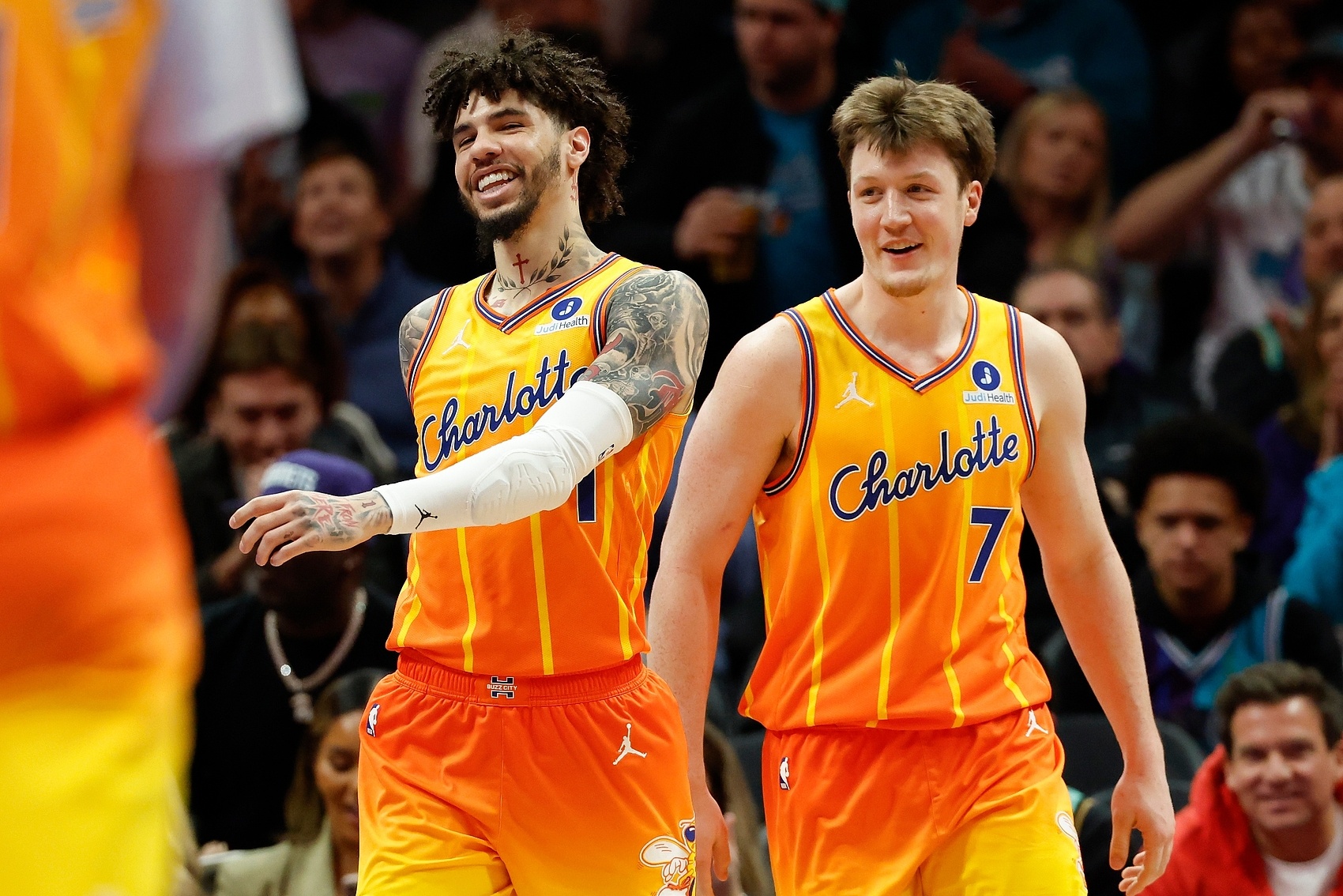 kaiyun-NBA彩经：湖人浇灭热火 骑士轻取公牛 快船再输鹈鹕 马刺大胜太阳